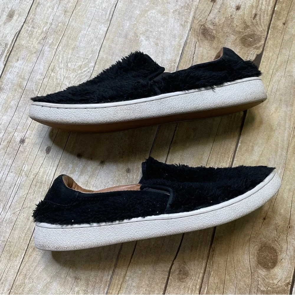 UGG Women’s Black Ricci Sherpa Slip On Loafer Shoe